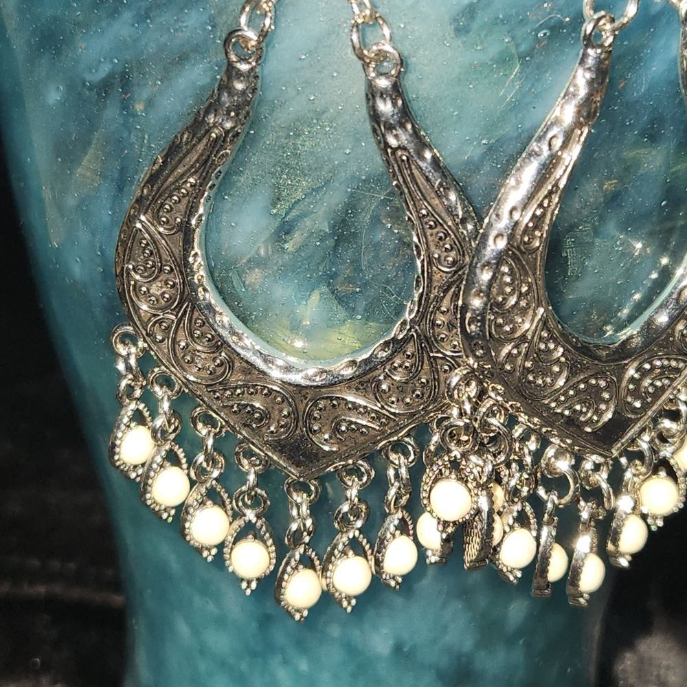 Chic 3" Silver and Cream Dangle Earrings